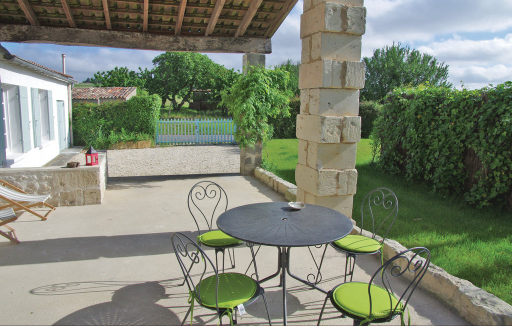 Maison rénovée avec jardin à St Fort sur Gironde - Photo 10