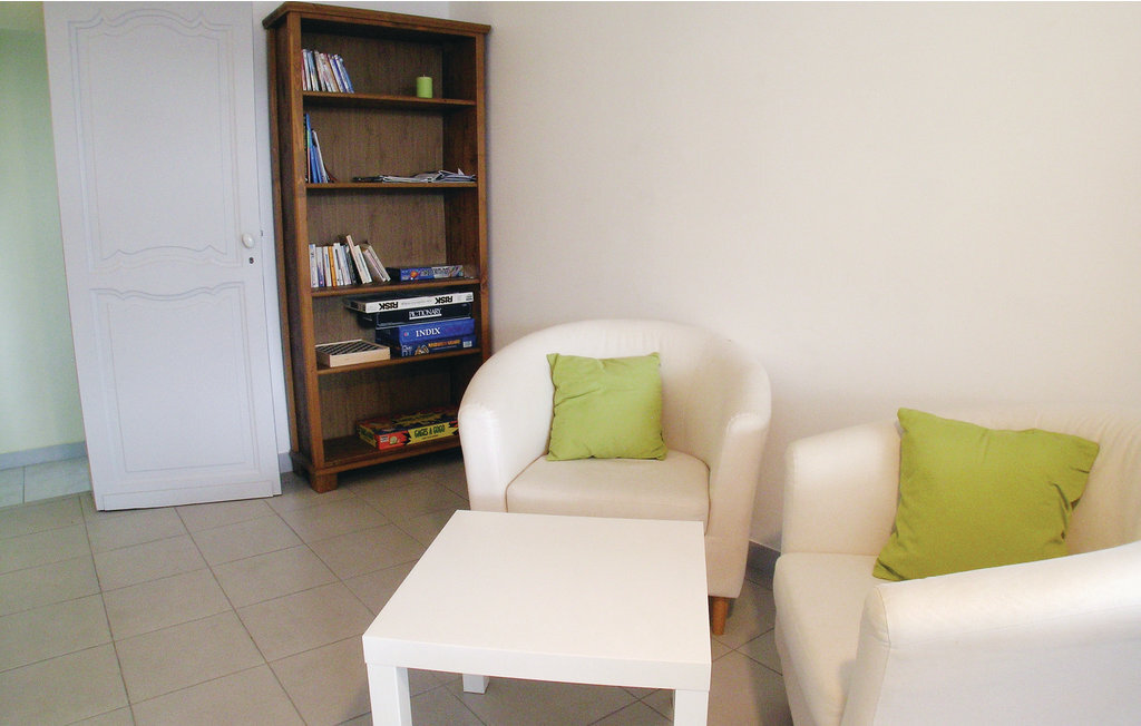 Maison rénovée avec jardin à St Fort sur Gironde - Photo 12