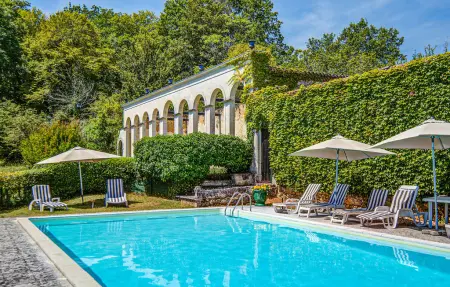 Château du XVe siècle, 12 personnes, piscine chauffée : photo 2