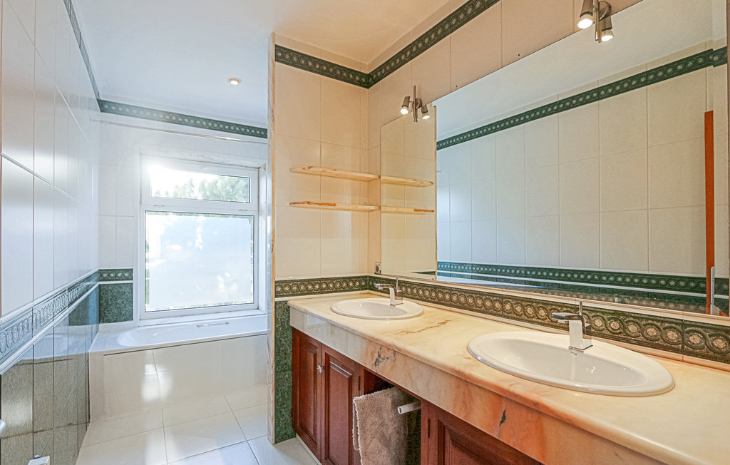 Villa de rêve avec piscine dans quartier résidentiel - Photo 29