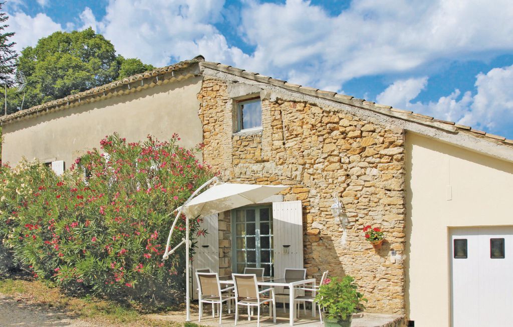 Maison du 18e siècle, 1 hectare, proche Roque-sur-Cèze - Photo 1