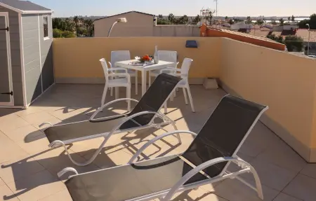 Appartement 2 chambres à Torrevieja, piscine partagée et vue campagne : photo 9