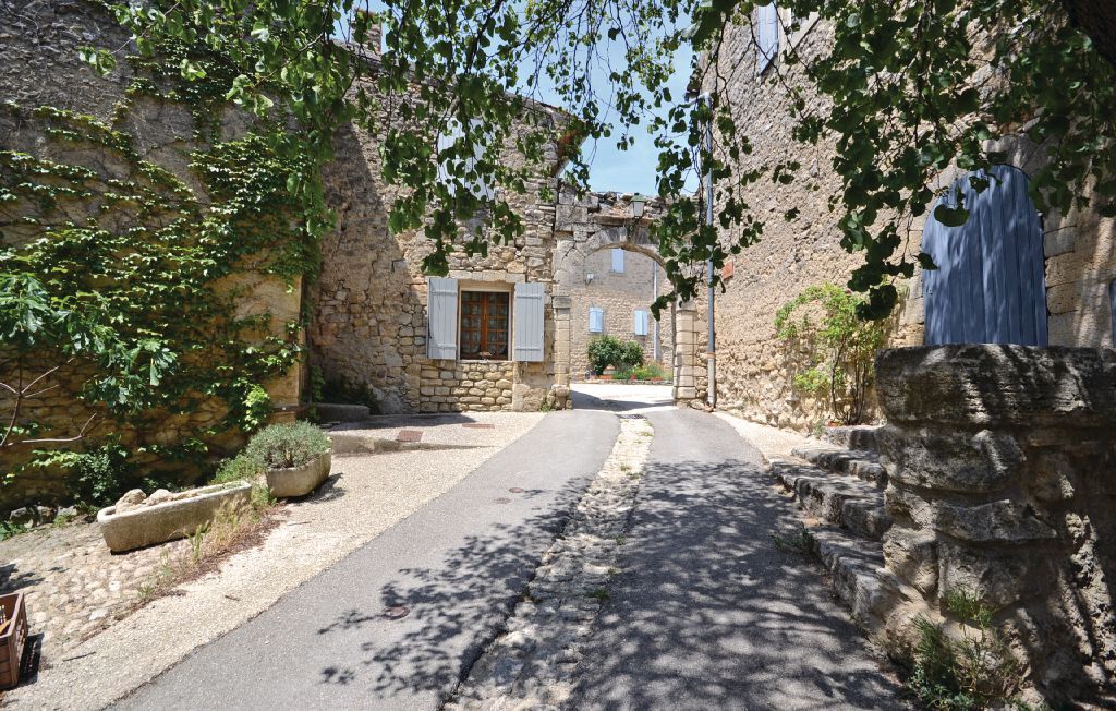 Maison de village provençale avec vue panoramique - Photo 18