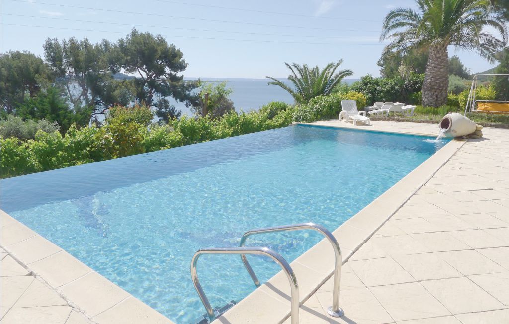 Appartement vue étang de Berre avec piscine à Istres - Photo 1