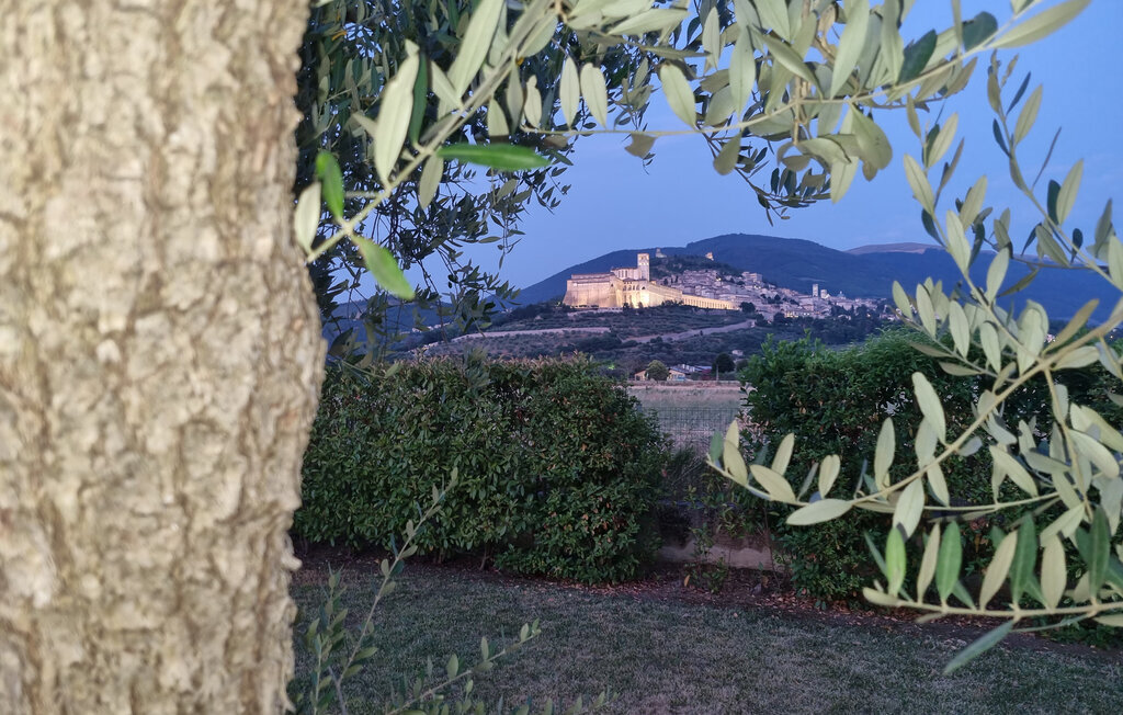 Torre Monica, ancienne tour de pierre avec vue sur Assise - Photo 13