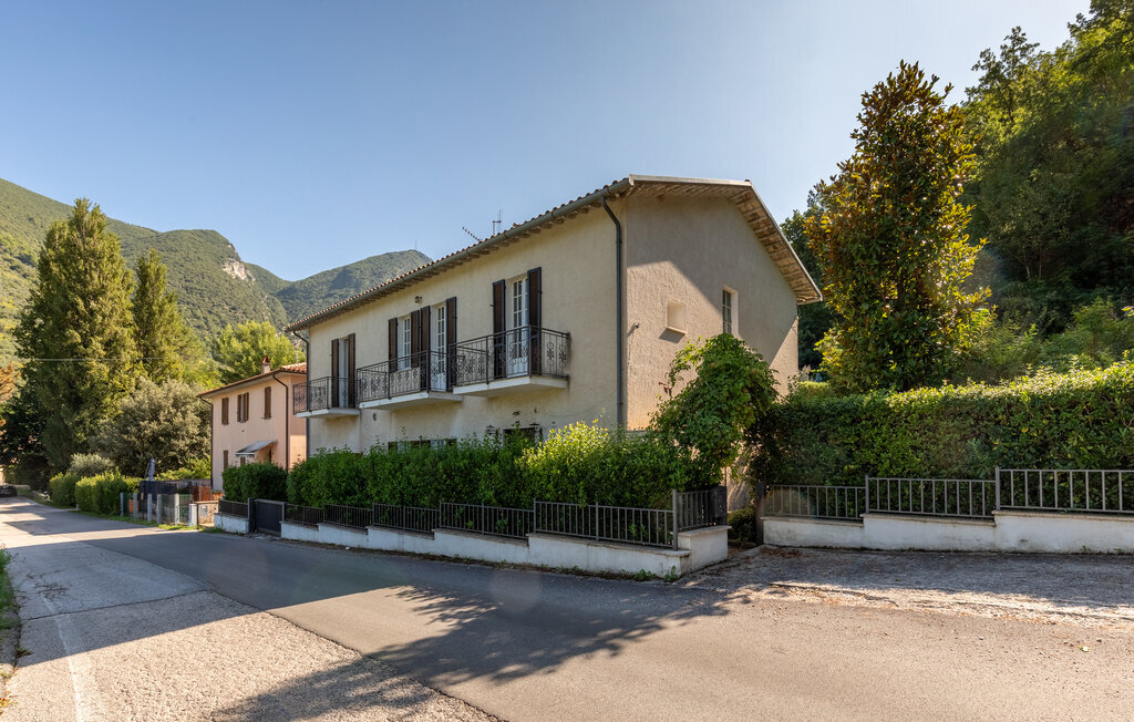 Maison Belfiore : pierre et campagne à 5 km de Foligno - Photo 12