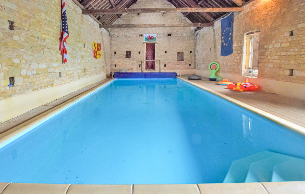Ferme du 18e siècle avec piscine couverte à St. Germain du Pert - Photo 10