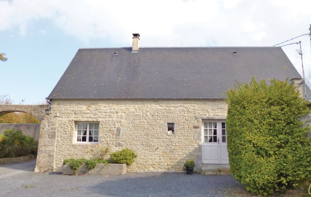 Ferme du 18e siècle avec piscine couverte à St. Germain du Pert - Photo 11