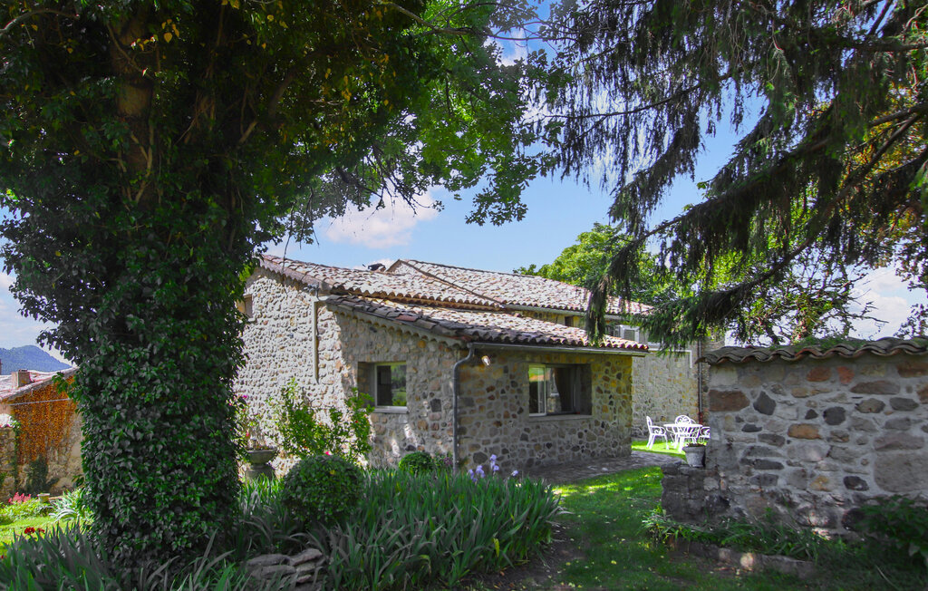 Maison rénovée avec jardin en Ardèche rurale - Photo 1