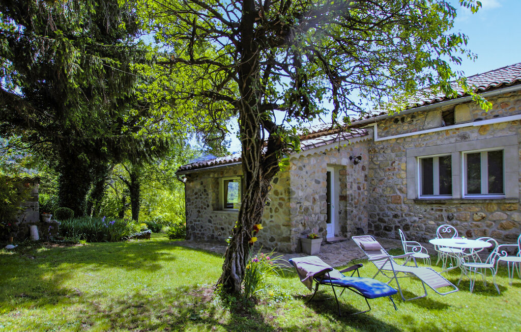 Maison rénovée avec jardin en Ardèche rurale - Photo 2