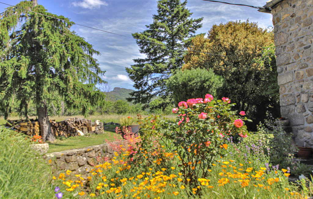 Maison rénovée avec jardin en Ardèche rurale - Photo 10
