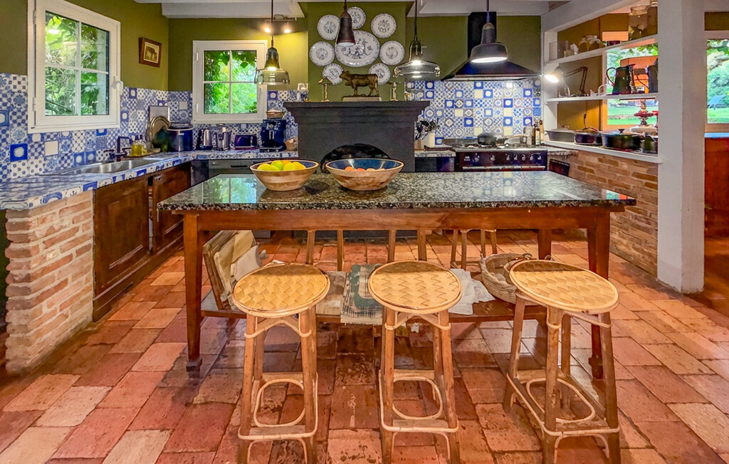 Maison 19ème siècle avec piscine et parc 5000 m² - Photo 15