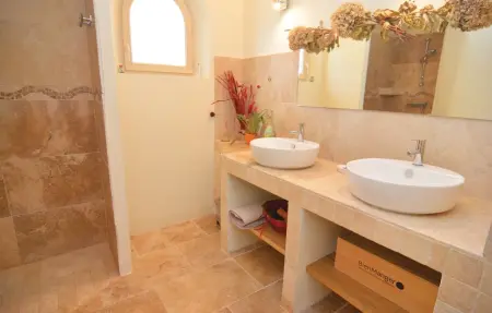 Maison 4 chambres avec piscine aux Alpilles, Eygalières : photo 29