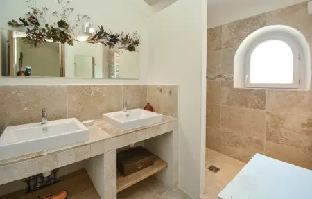 Maison 4 chambres avec piscine aux Alpilles, Eygalières : photo 30