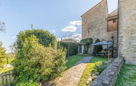 Ilaria, appartement médiéval avec piscine près de Todi : photo 2
