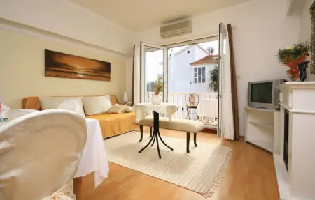 Maison 12 personnes à Brodarica - Photo 1