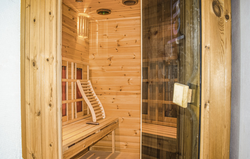 Maison 160 m² avec piscine chauffée couverte à Pommeret - Photo 25