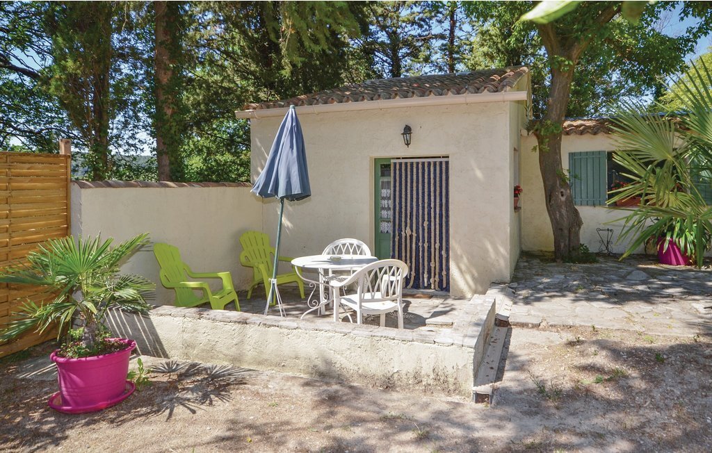 Maison au pied du Mont Ventoux avec piscine - Photo 1