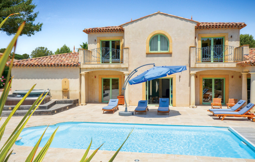 Villa d'architecte avec piscine privée à Saint-Raphaël - Photo 1