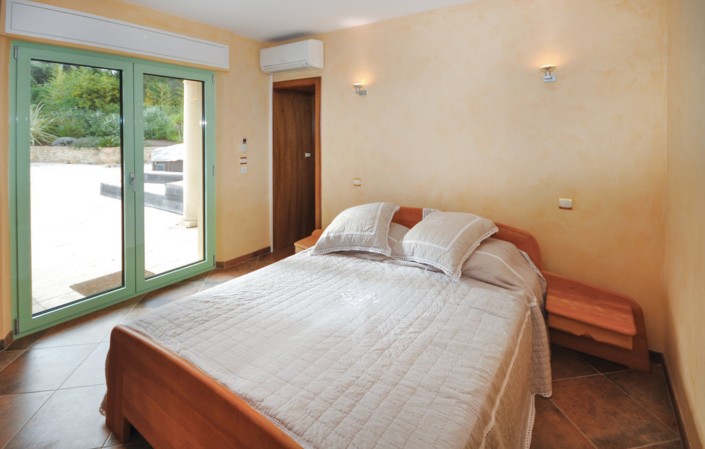 Villa d'architecte avec piscine privée à Saint-Raphaël - Photo 27