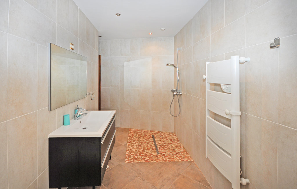 Villa d'architecte avec piscine privée à Saint-Raphaël - Photo 35