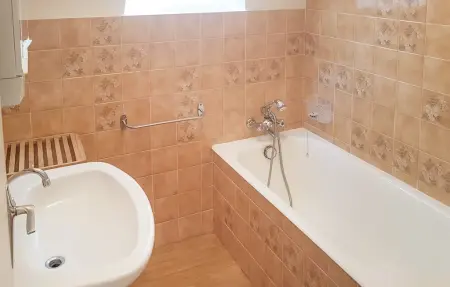 Maison en pierre Plomeur, 8 pers., jardin 350 m² : photo 5