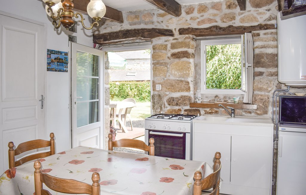 Petite maison en pierre à Louargat, poêle à bois - Photo 9