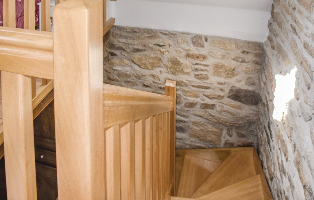 Petite maison en pierre à Louargat, poêle à bois - Photo 17