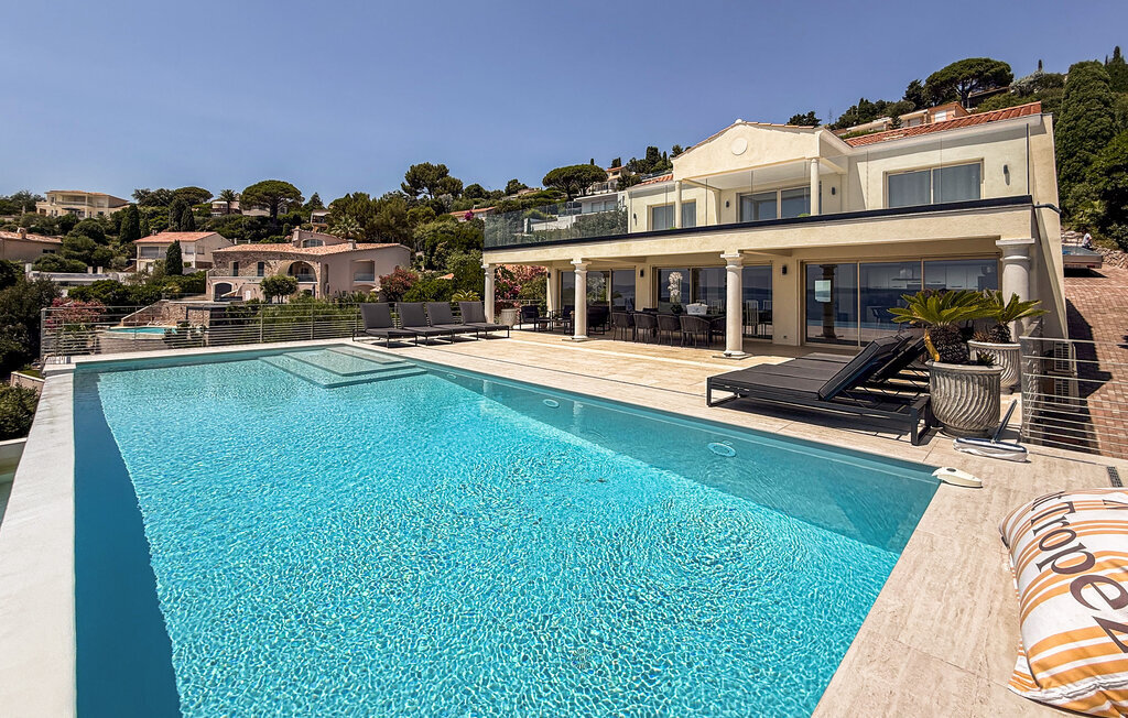 Villa 5 chambres piscine débordement, vue baie Saint-Tropez - Photo 1