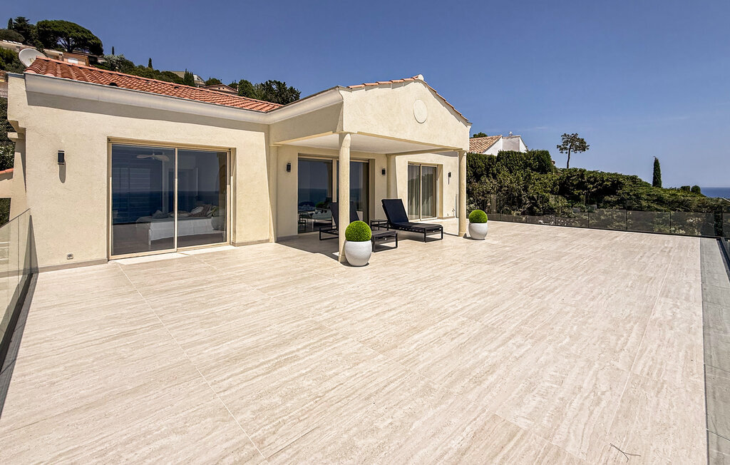Villa 5 chambres piscine débordement, vue baie Saint-Tropez - Photo 8