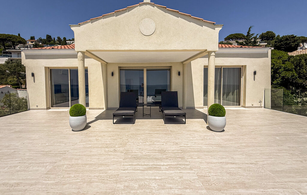 Villa 5 chambres piscine débordement, vue baie Saint-Tropez - Photo 9