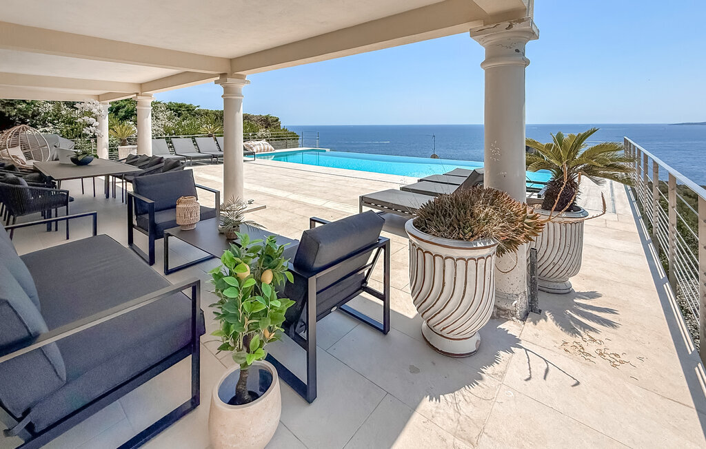 Villa 5 chambres piscine débordement, vue baie Saint-Tropez - Photo 10