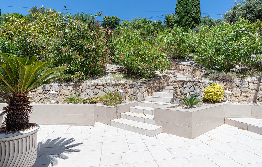 Villa 5 chambres piscine débordement, vue baie Saint-Tropez - Photo 12