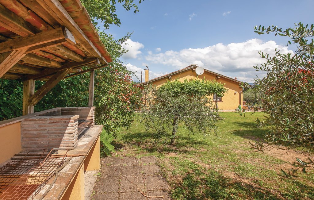 Maison Polla à Montuolo : piscine privée et prairie verdoyante - Photo 5