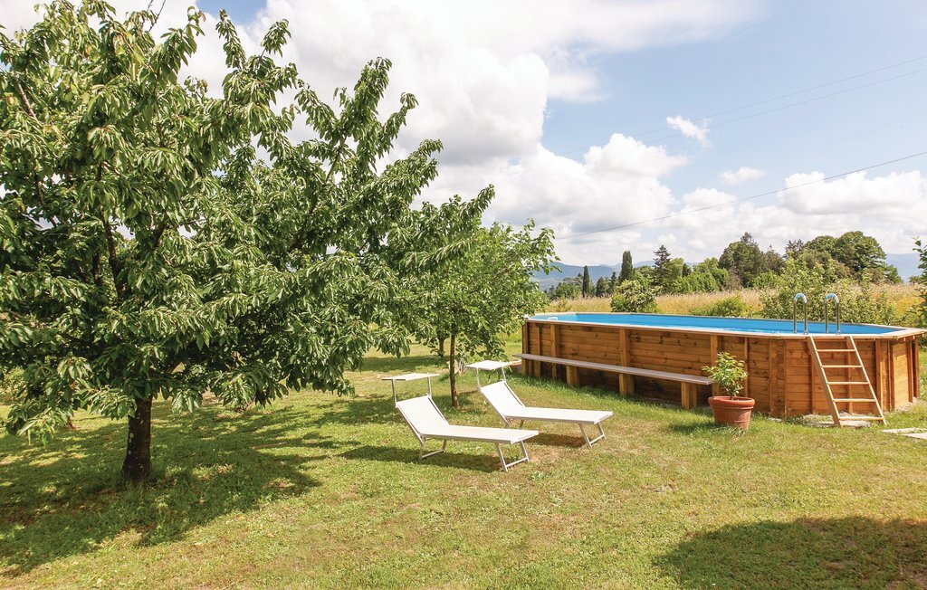 Maison Polla à Montuolo : piscine privée et prairie verdoyante - Photo 8