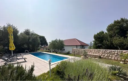 Location maison à Vinjani Donji