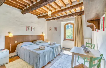 Ca' del Ducci, tour médiévale avec piscine : photo 4