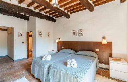 Ca' del Ducci, tour médiévale avec piscine : photo 22