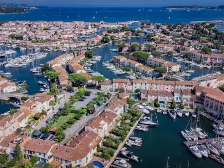 Location maison de vacances à Port Grimaud Location maison de vacances à Port Grimaud