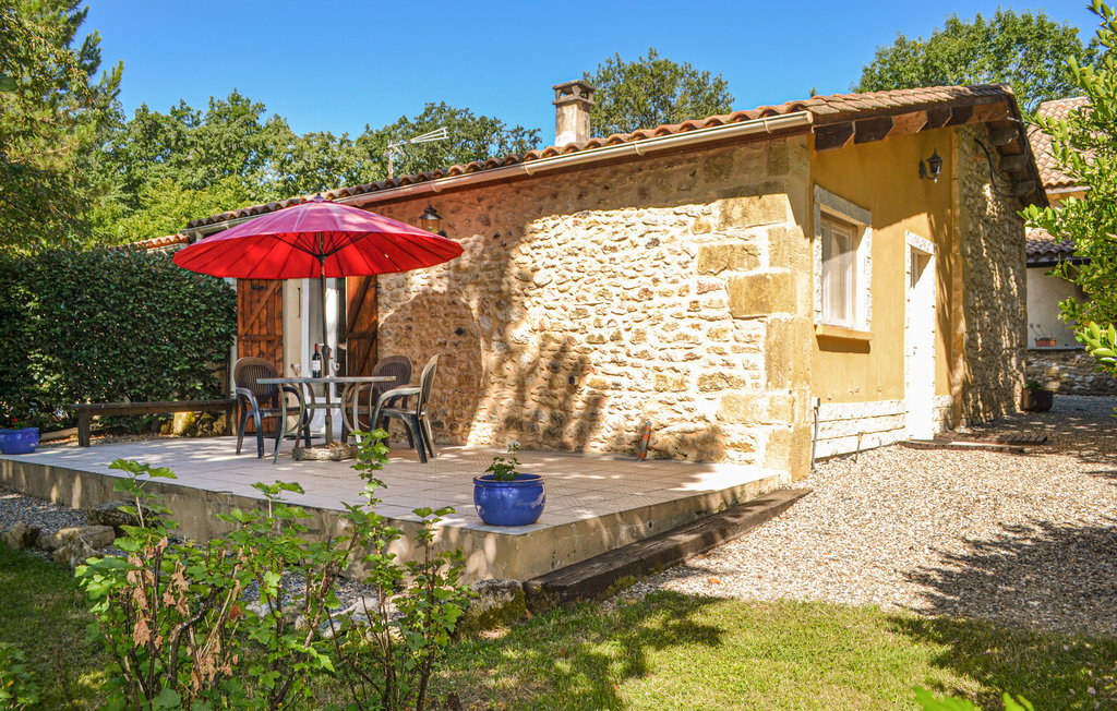 Maison rurale à Lolme, terrasse sud face à la campagne - Photo 1
