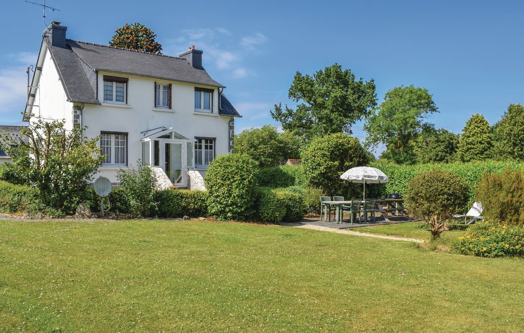 Maison néo-bretonne Plouaret, terrain 1600 m² avec pétanque - Photo 1