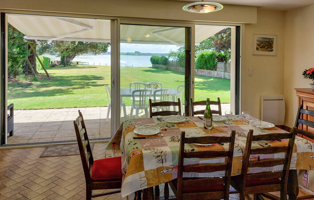 Maison 4 chambres au bord de la rivière, Locoal-Mendon - Photo 1