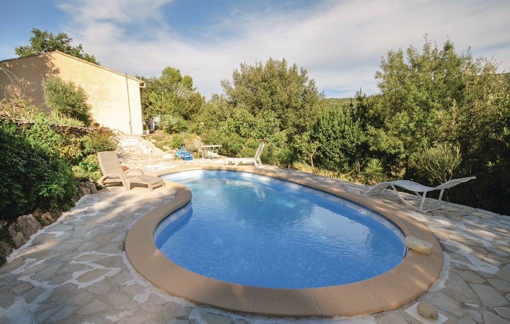 Maison de plain-pied avec piscine à Sainte-Anastasie - Photo 2
