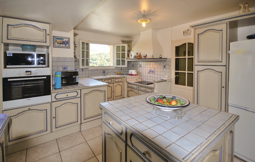 Maison de plain-pied avec piscine à Sainte-Anastasie - Photo 5