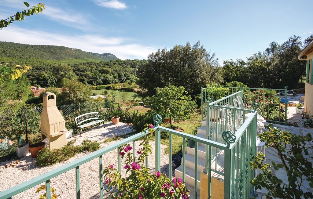 Maison de plain-pied avec piscine à Sainte-Anastasie - Photo 7