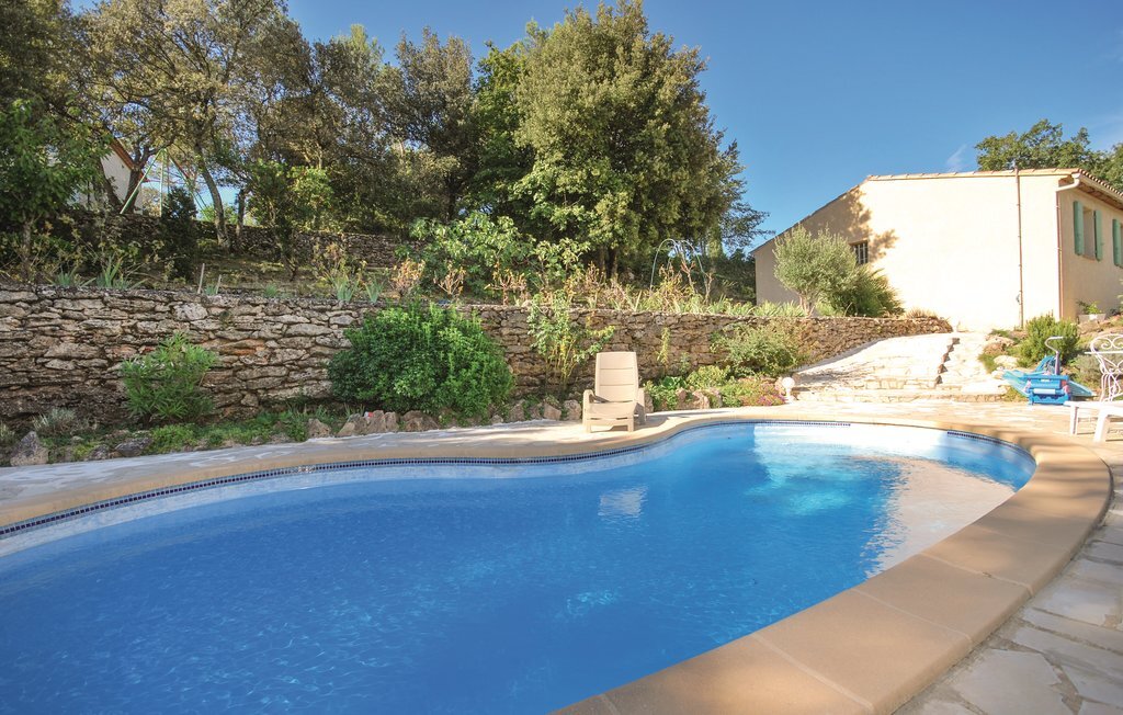 Maison de plain-pied avec piscine à Sainte-Anastasie - Photo 10