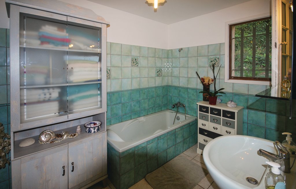 Maison de plain-pied avec piscine à Sainte-Anastasie - Photo 22