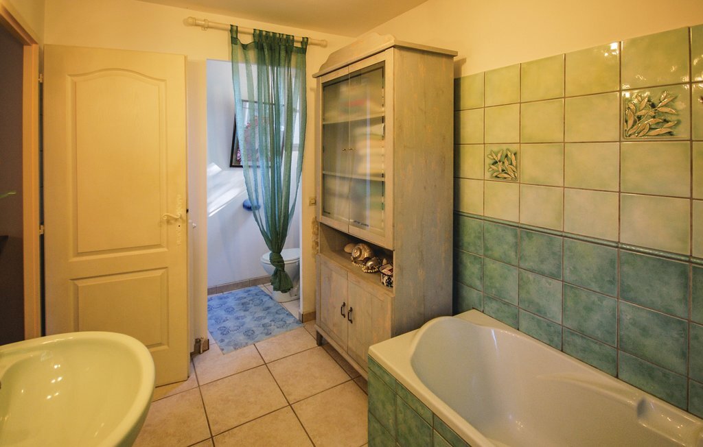 Maison de plain-pied avec piscine à Sainte-Anastasie - Photo 24
