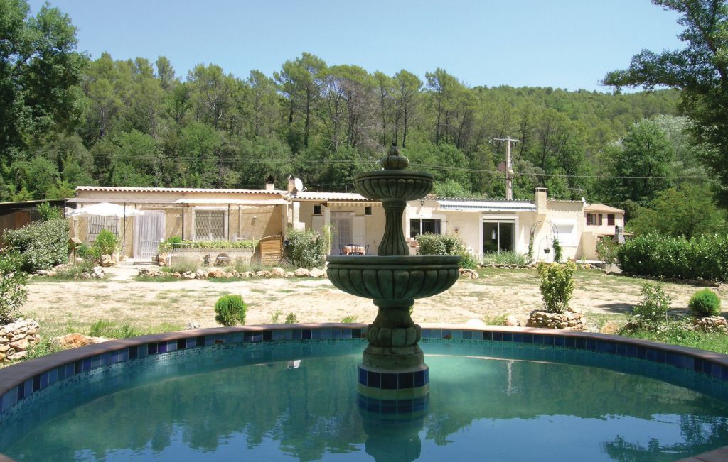 Maison mitoyenne au bord de l'eau à Salernes - Photo 1