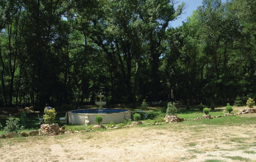 Maison mitoyenne au bord de l'eau à Salernes - Photo 5